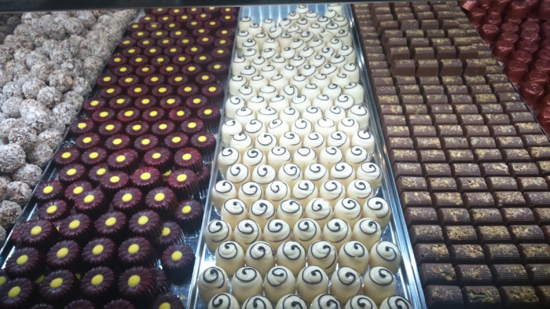 vente-ST MARTIN D ENTRAUNES-min_chocolates_milk_chocolate_white_chocolate_truffles_candy_food_treat_cacao-1213769