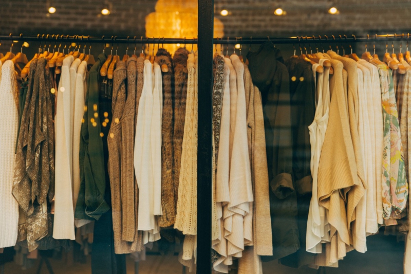 vente-ST MARTIN D ENTRAUNES-min_clothe_fashion_store_shop_window_store_front-21277